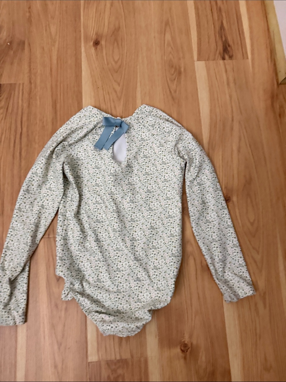 Long-Sleeve Floral One-Piece Swimsuit for Kids - Light Green - Picture 2 of 2